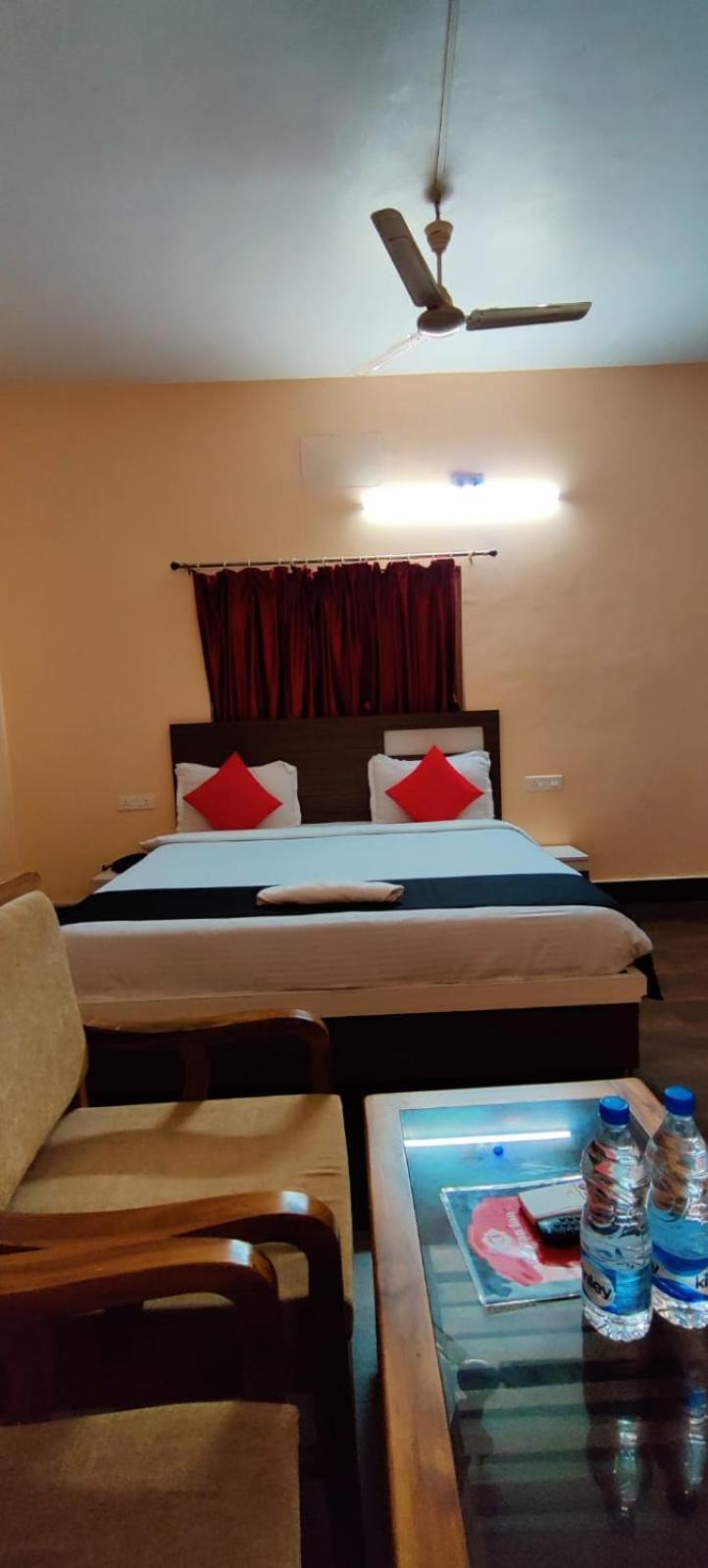 Chetan Inn Hotel Bhubaneswar Ngoại thất bức ảnh